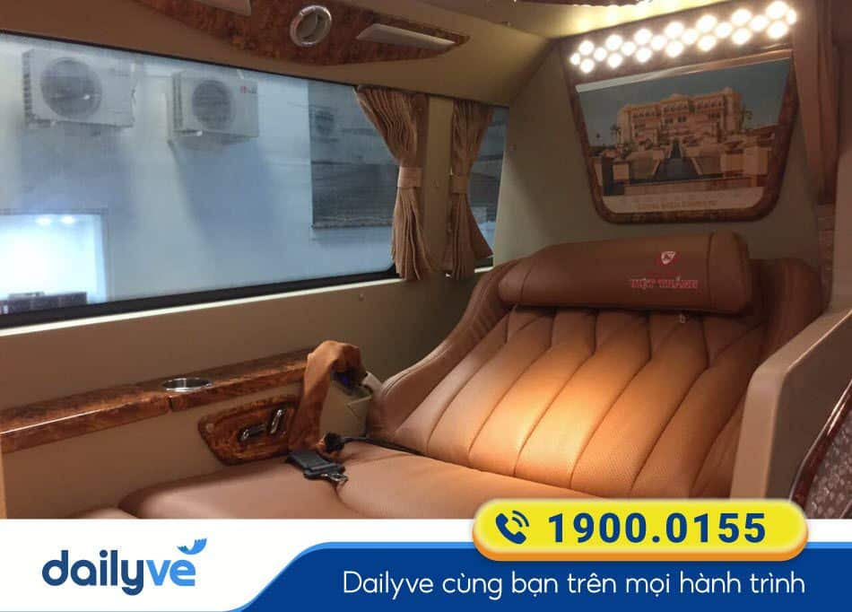 Dòng xe Limousine 22 phòng của xe Việt Thắng Quảng Ngãi - Sài Gòn