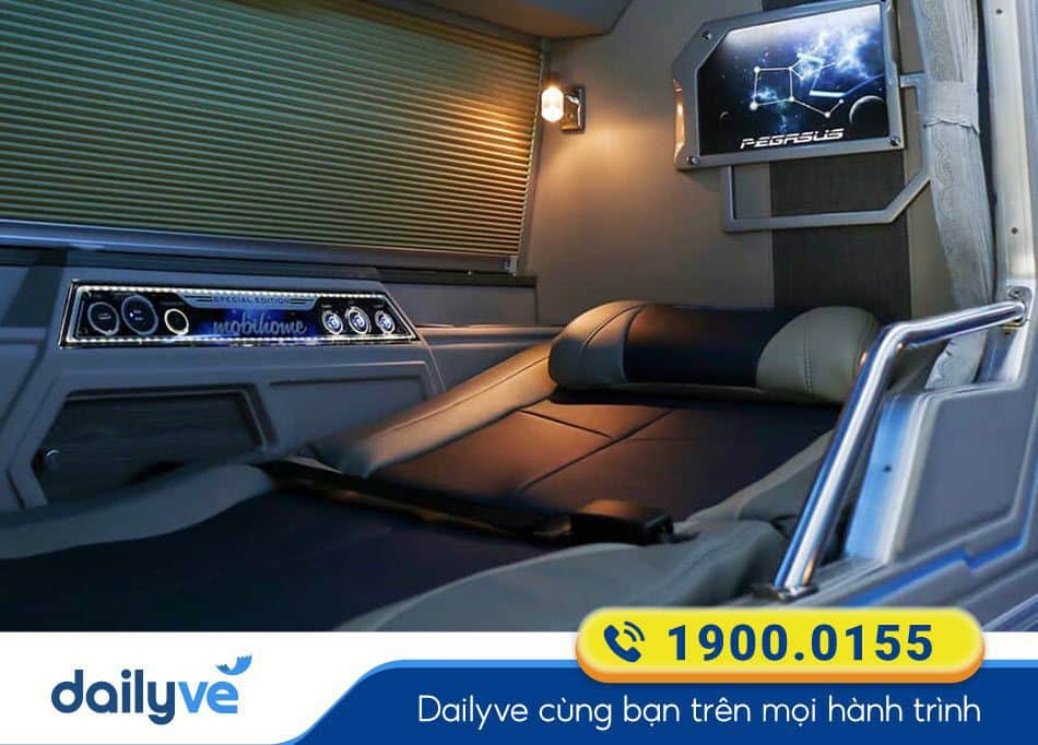 Tiện ích hiện đại xe Limousine 22 phòng của xe Việt Tân Kon Tum