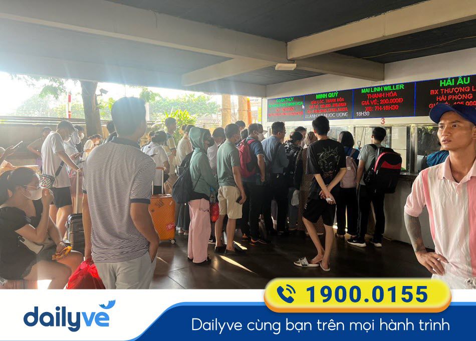 Quầy vé nhà xe Minh Quý Limousine tại bến xe Nước Ngầm