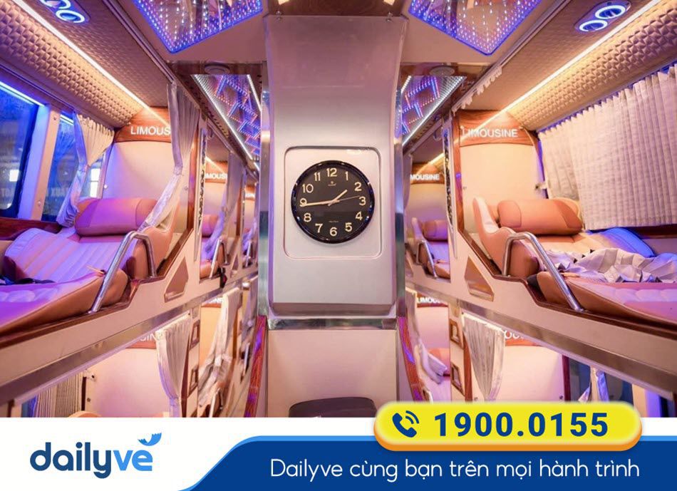 Nội thất xe Limousine 32 phòng của nhà xe Queen Cafe